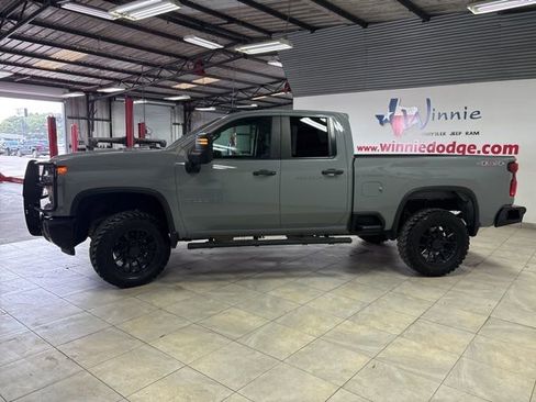 Used 2024 Chevrolet Silverado 2500 Custom w/ Custom Convenience Package image 10