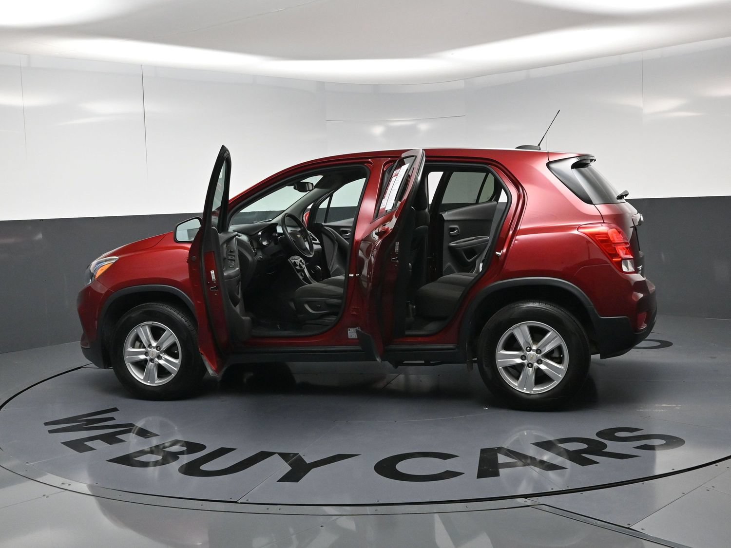 Used 2021 Chevrolet Trax LS w/ Tint and Cruise Package AWD/4WD image 20