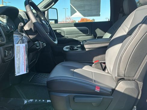 New 2026 RAM 5500 Tradesman w/ Chrome Appearance Group AWD/4WD image 16