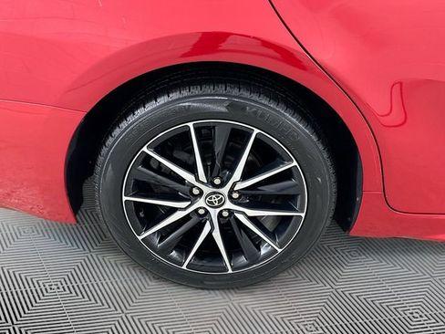 Used 2022 Toyota Camry SE image 16