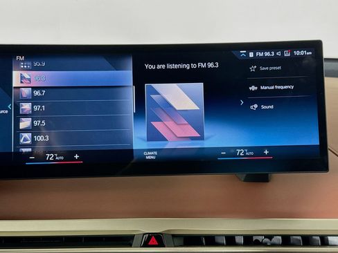 Used 2023 BMW iX xDrive50 w/ Premium Package image 15