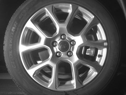 Used 2025 Jeep Compass Limited image 13