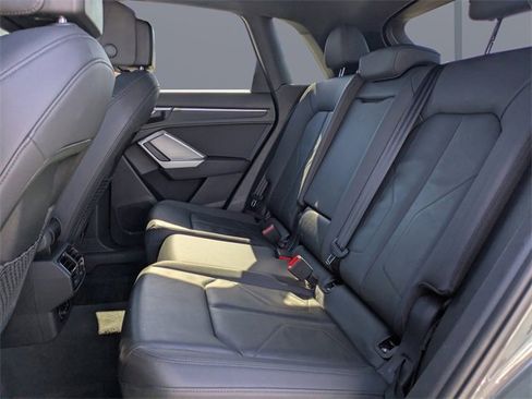 Used 2020 Audi Q3 2.0T Premium Plus w/ Premium Plus Package image 14
