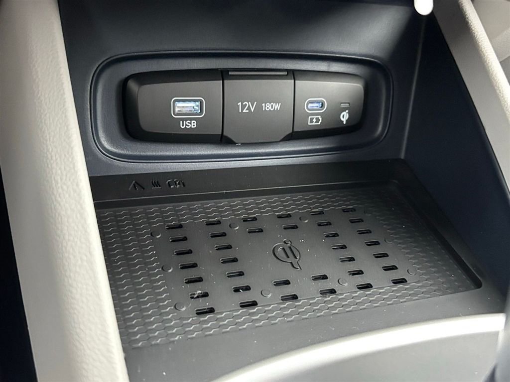 New 2026 Hyundai Venue SEL FWD image 21
