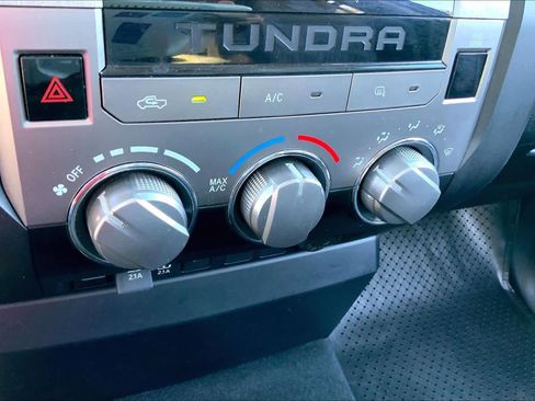 Used 2020 Toyota Tundra SR image 30