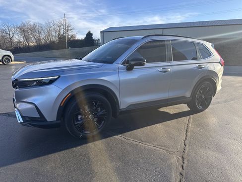 Used 2024 Honda CR-V Sport Touring image 2