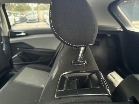 Used 2022 Volkswagen Taos S image 21