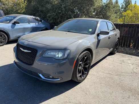 Used 2019 Chrysler 300 S RWD image 1
