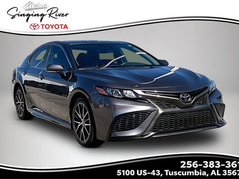 Used 2023 Toyota Camry SE image 1