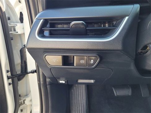 Used 2025 Kia K4 LXS image 22