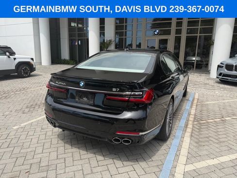 Used 2022 BMW ALPINA B7 xDrive AWD/4WD image 12