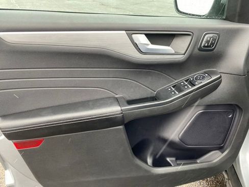 Used 2024 Ford Escape Platinum image 16