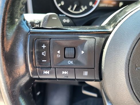Certified 2022 Nissan Rogue SV w/ SV Premium Package AWD/4WD image 23