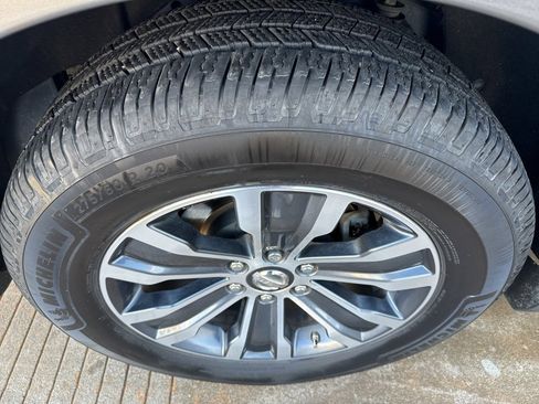 Used 2018 Nissan Armada SL w/ Premium Package image 5