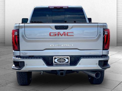 Used 2025 GMC Sierra 2500 Denali w/ Denali Reserve Package AWD/4WD image 3