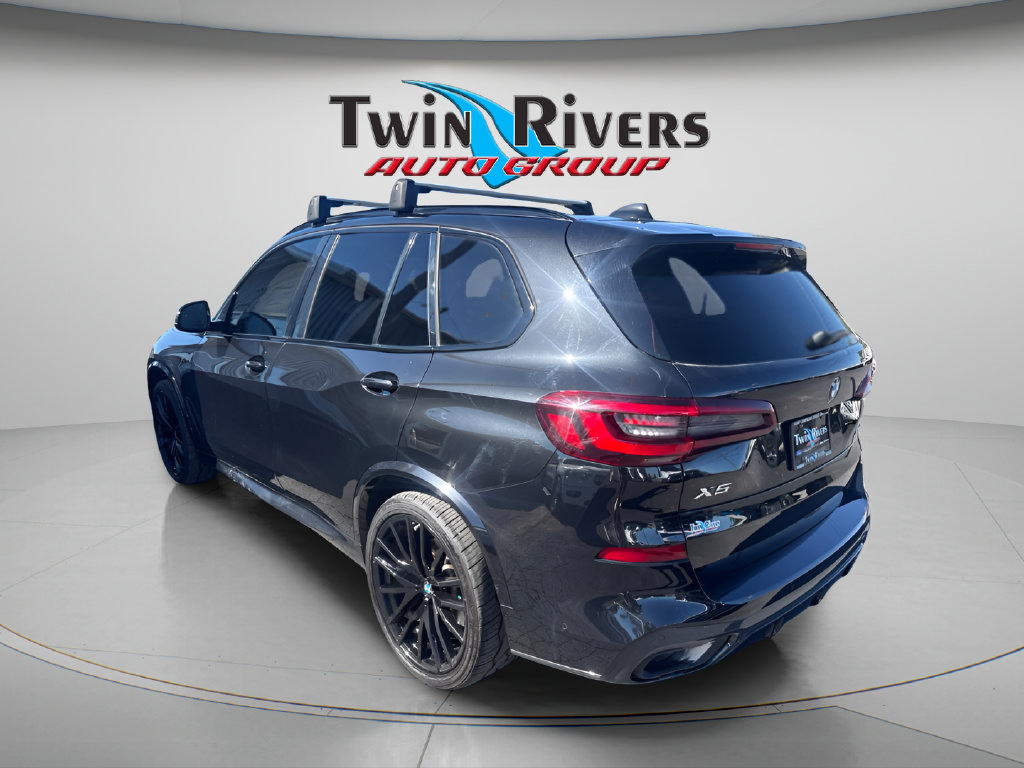 Used 2022 BMW X5 xDrive40i w/ M Sport Package AWD/4WD image 2