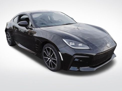 Used 2024 Toyota GR86 RWD image 4