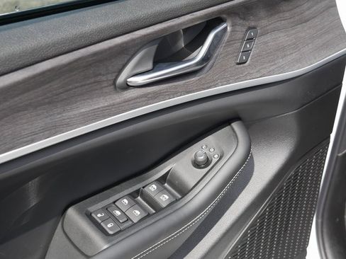 New 2025 Jeep Grand Cherokee L Limited w/ Luxury Tech Group II image 19