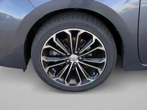 Used 2015 Toyota Corolla S Premium image 24