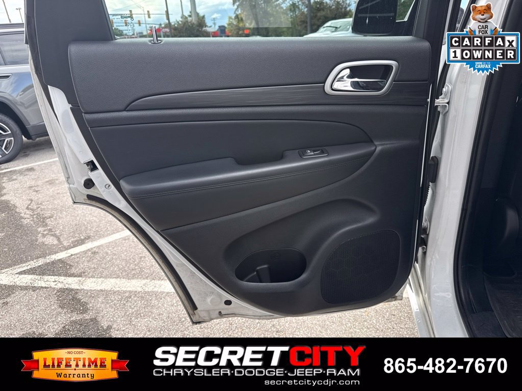 Used 2022 Jeep Grand Cherokee Laredo X AWD/4WD image 22