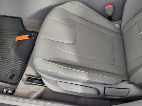 New 2025 Hyundai Elantra Blue image 13