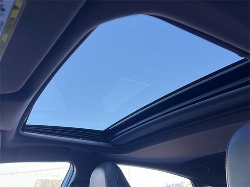 Used 2019 Toyota Avalon Touring image 32