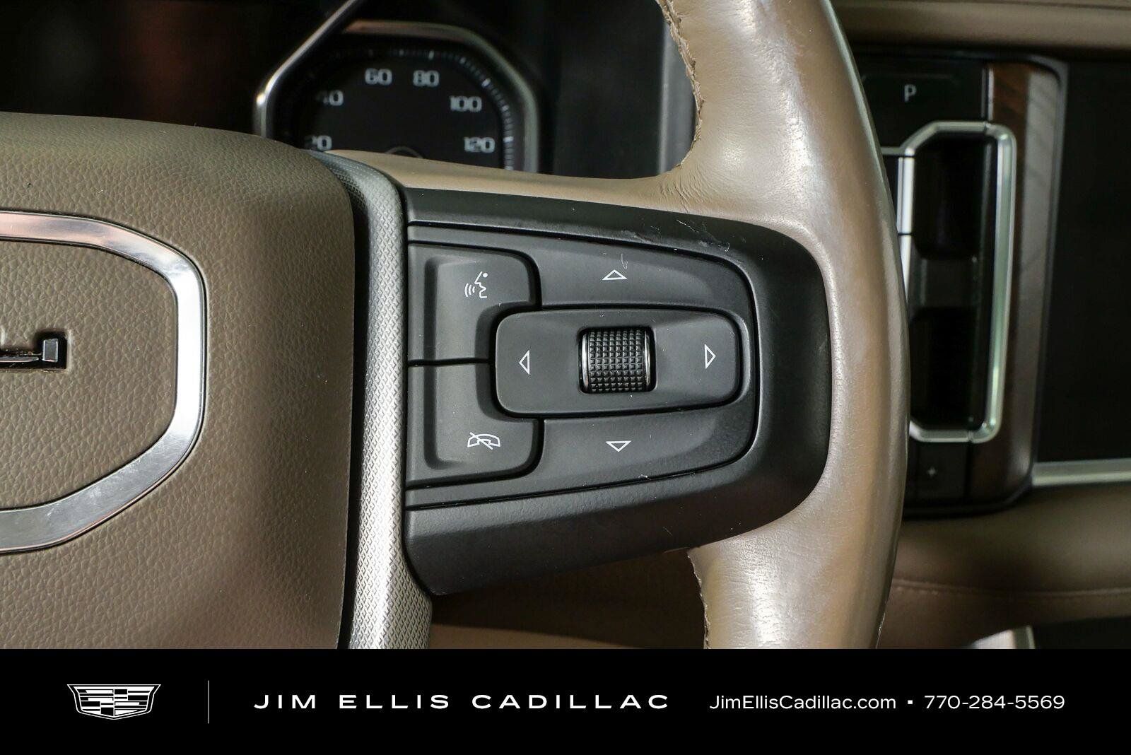 Used 2021 GMC Yukon XL Denali w/ Denali Premium Package RWD image 12