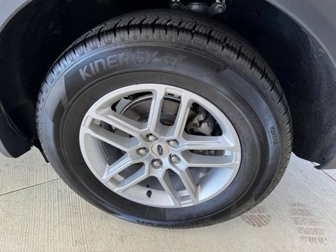 Used 2025 Ford Explorer Active AWD/4WD image 40