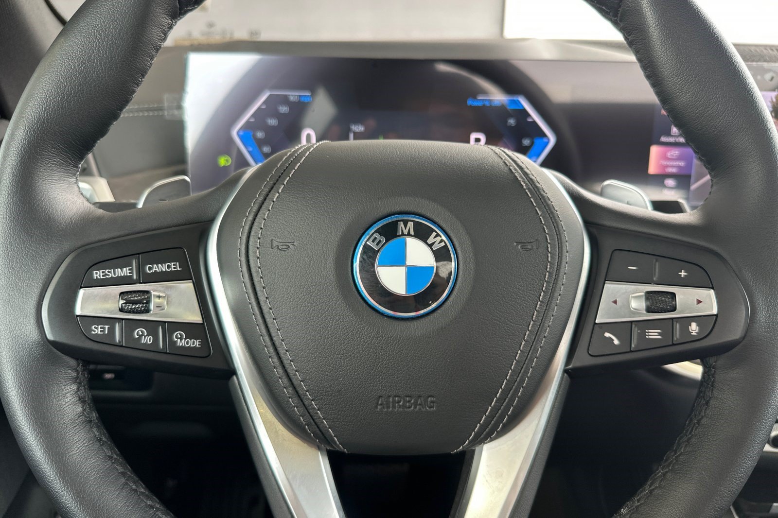 Used 2024 BMW X5 xDrive50e w/ Parking Assistance Package AWD/4WD image 30