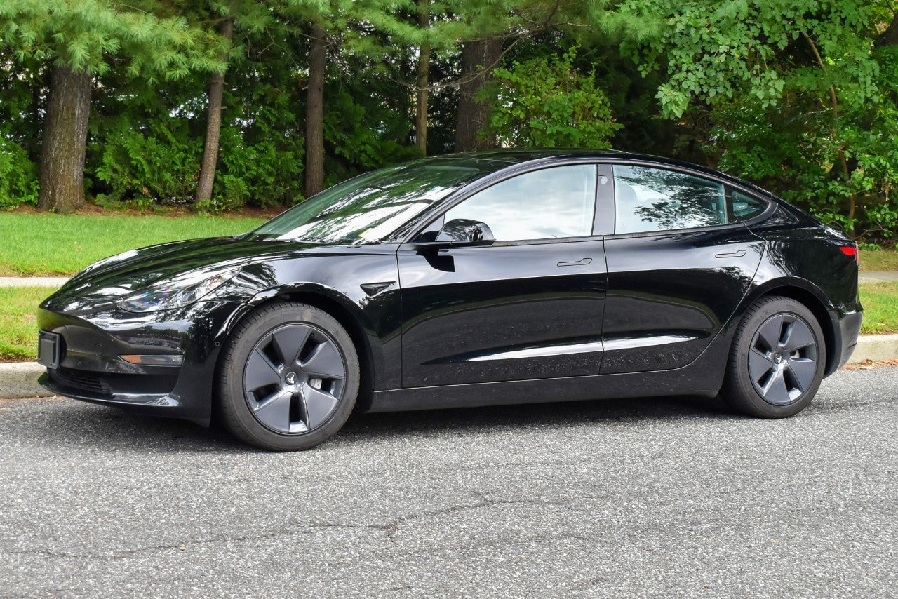 Used 2022 Tesla Model 3 Long Range AWD/4WD image 2
