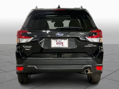 Used 2020 Subaru Forester Limited image 5