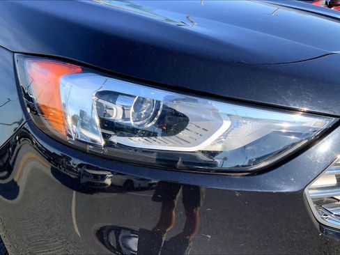 Used 2019 Ford Edge SE FWD image 26