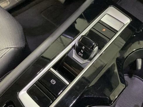 Used 2024 Volkswagen Atlas SE w/ Panoramic Sunroof Package AWD/4WD image 14
