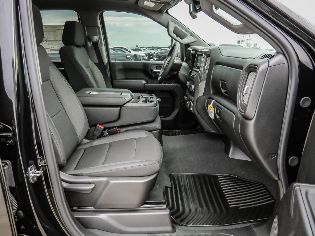 New 2026 Chevrolet Silverado 2500 Custom w/ Custom Value Package AWD/4WD image 15