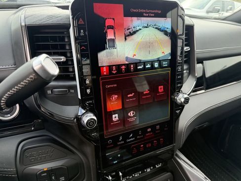 New 2026 RAM 2500 Limited AWD/4WD image 19