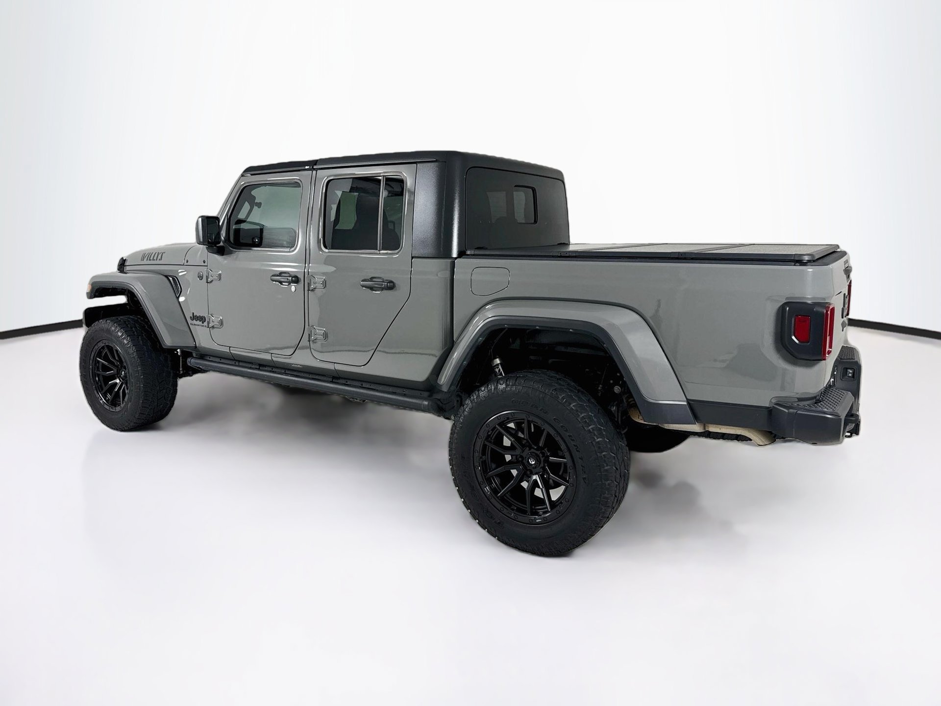 Used 2023 Jeep Gladiator Sport AWD/4WD image 6