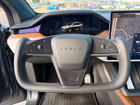 Used 2022 Tesla Model X image 13