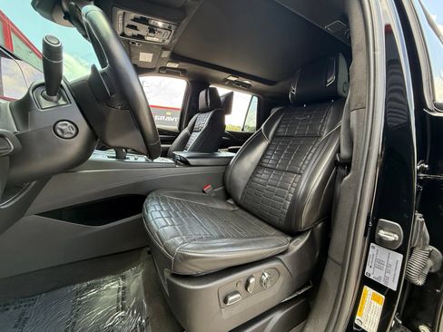 Used 2023 Cadillac Escalade Sport Platinum RWD image 23
