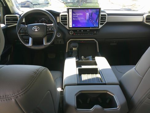 Used 2024 Toyota Tundra Limited image 43