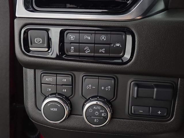 Certified 2025 GMC Yukon XL Elevation w/ Elevation Premium Package AWD/4WD image 24
