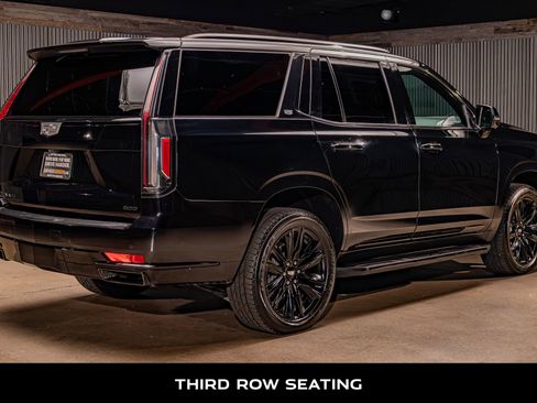 Used 2021 Cadillac Escalade Sport w/ LPO, Illumination Package image 9