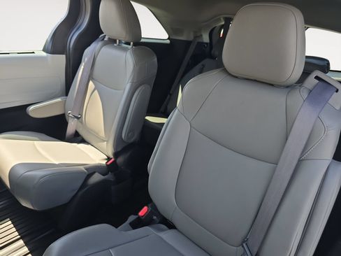 Certified 2025 Toyota Sienna XLE w/ XLE Plus Package AWD/4WD image 13