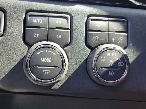 Used 2025 Chevrolet Silverado 1500 High Country w/ High Country Premium Package image 15