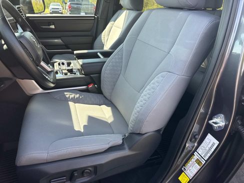 Used 2025 Toyota Tundra SR5 w/ SR5 Convenience Package AWD/4WD image 30