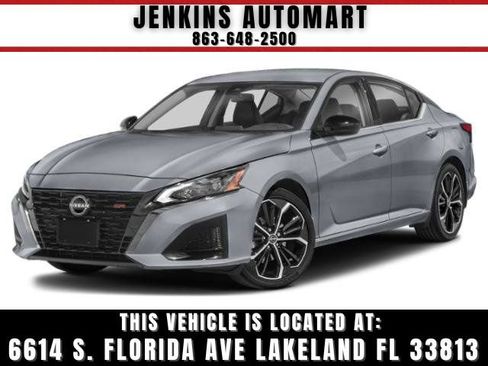 Used 2023 Nissan Altima 2.5 SR w/ SR Premium Package FWD image 1