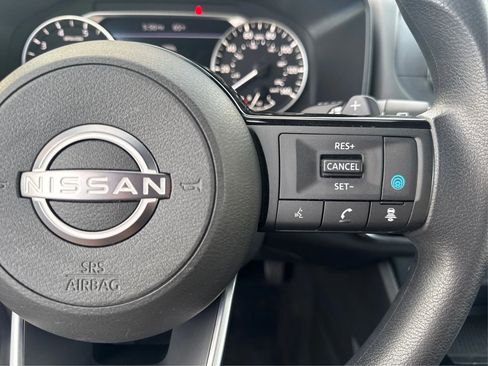 Used 2023 Nissan Rogue SV image 28