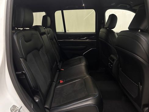 Used 2023 Jeep Grand Cherokee Trailhawk AWD/4WD image 15