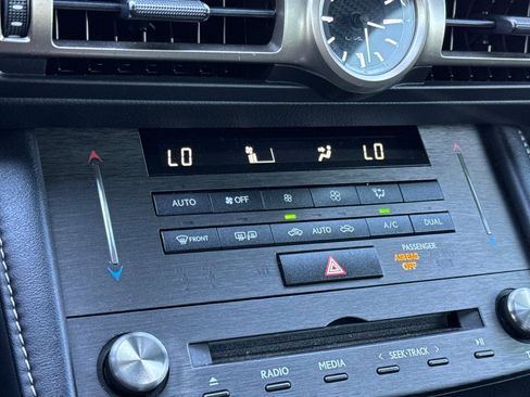 Used 2019 Lexus RC 300 image 19