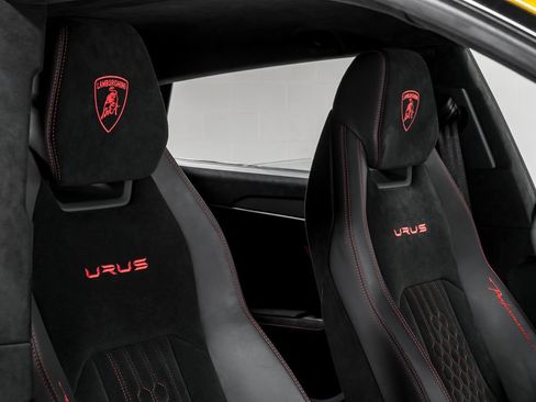 Used 2023 Lamborghini Urus Performante AWD/4WD image 41
