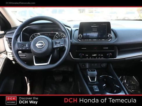 Used 2024 Nissan Rogue SV image 8